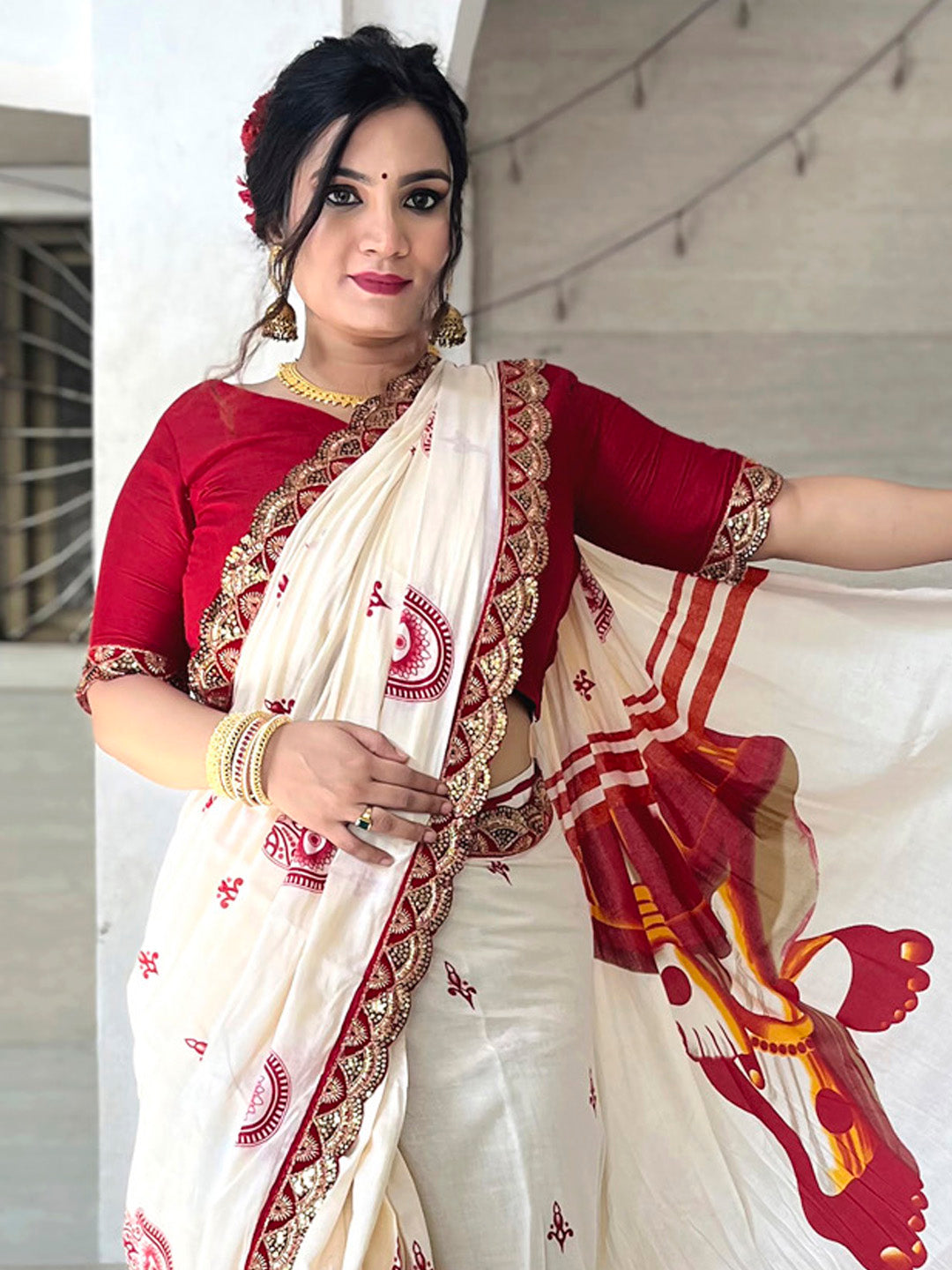 Women's Cotton Red Embellished Designer Saree With Blouse Piece