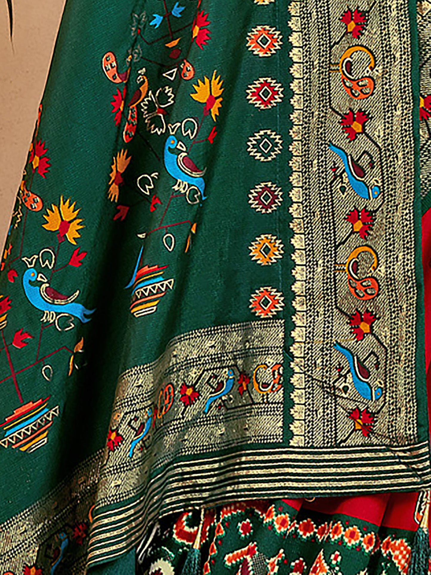 Women's Silk Blend Red Woven Design Designer Saree With Blouse Piece