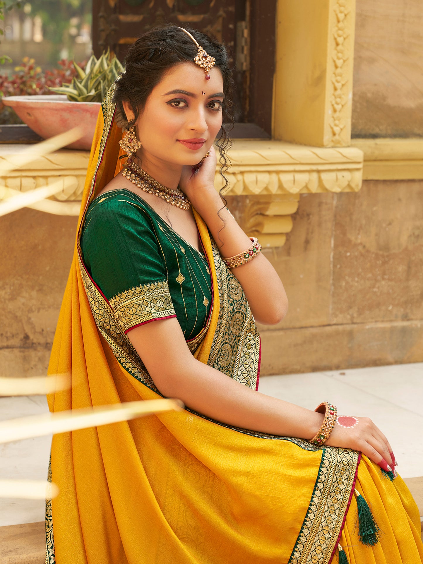 Women's Vichitra Silk Green Woven Design Designer Saree With Blouse Piece