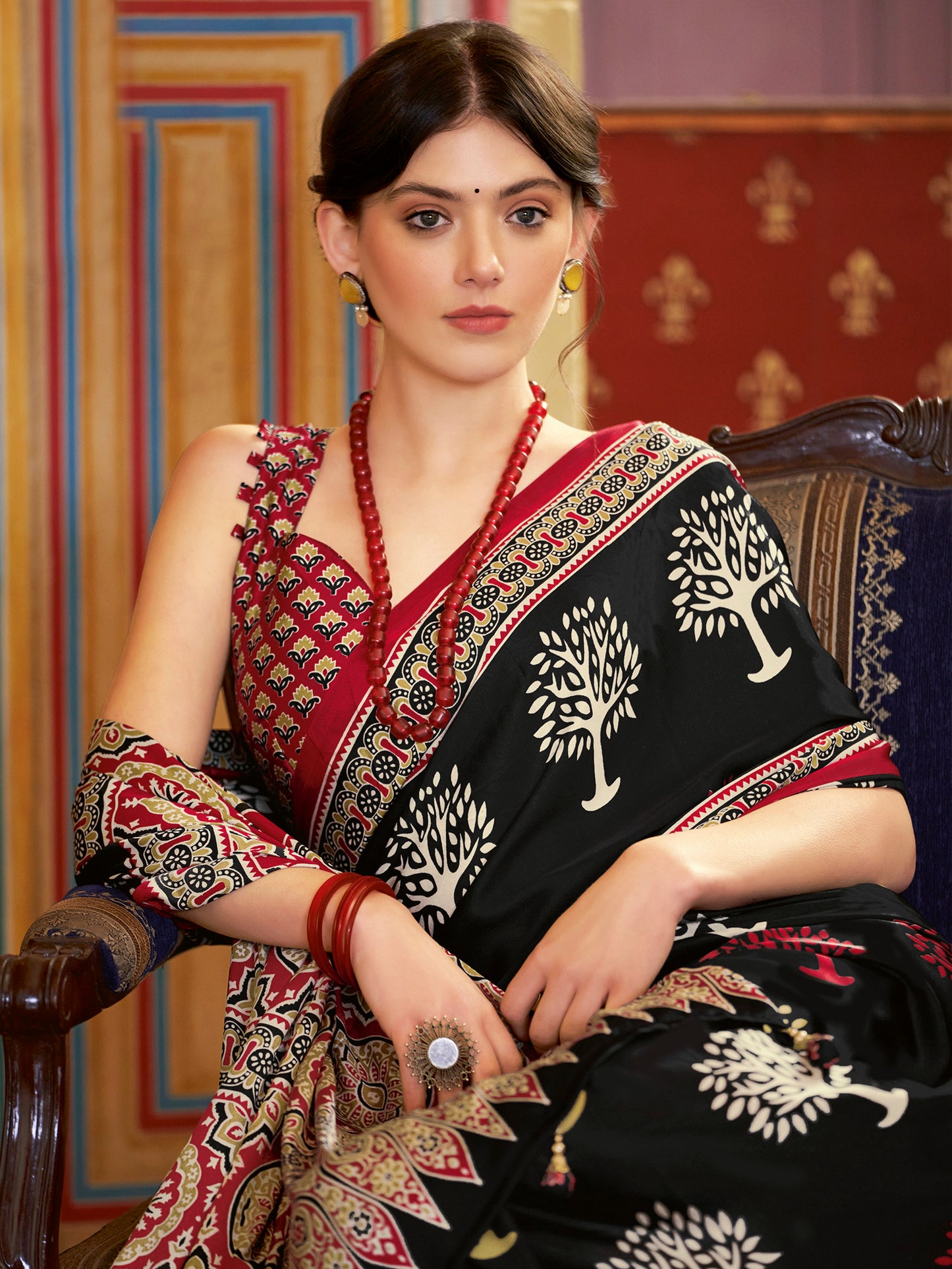 Women's Crepe Black Printed Designer Saree With Blouse Piece