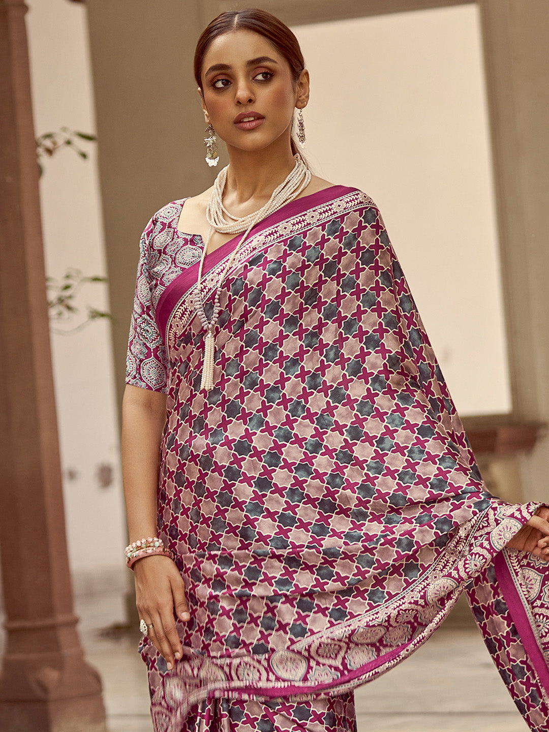 Women's Crepe Magenta Printed Designer Saree With Blouse Piece
