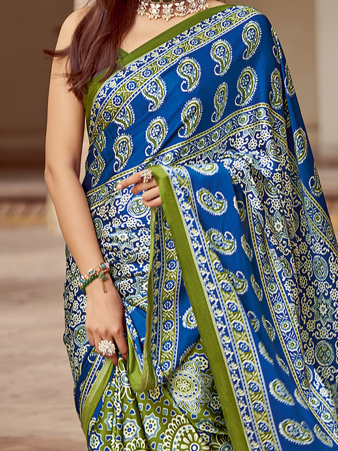 Women's Crepe Light Green Printed Designer Saree With Blouse Piece