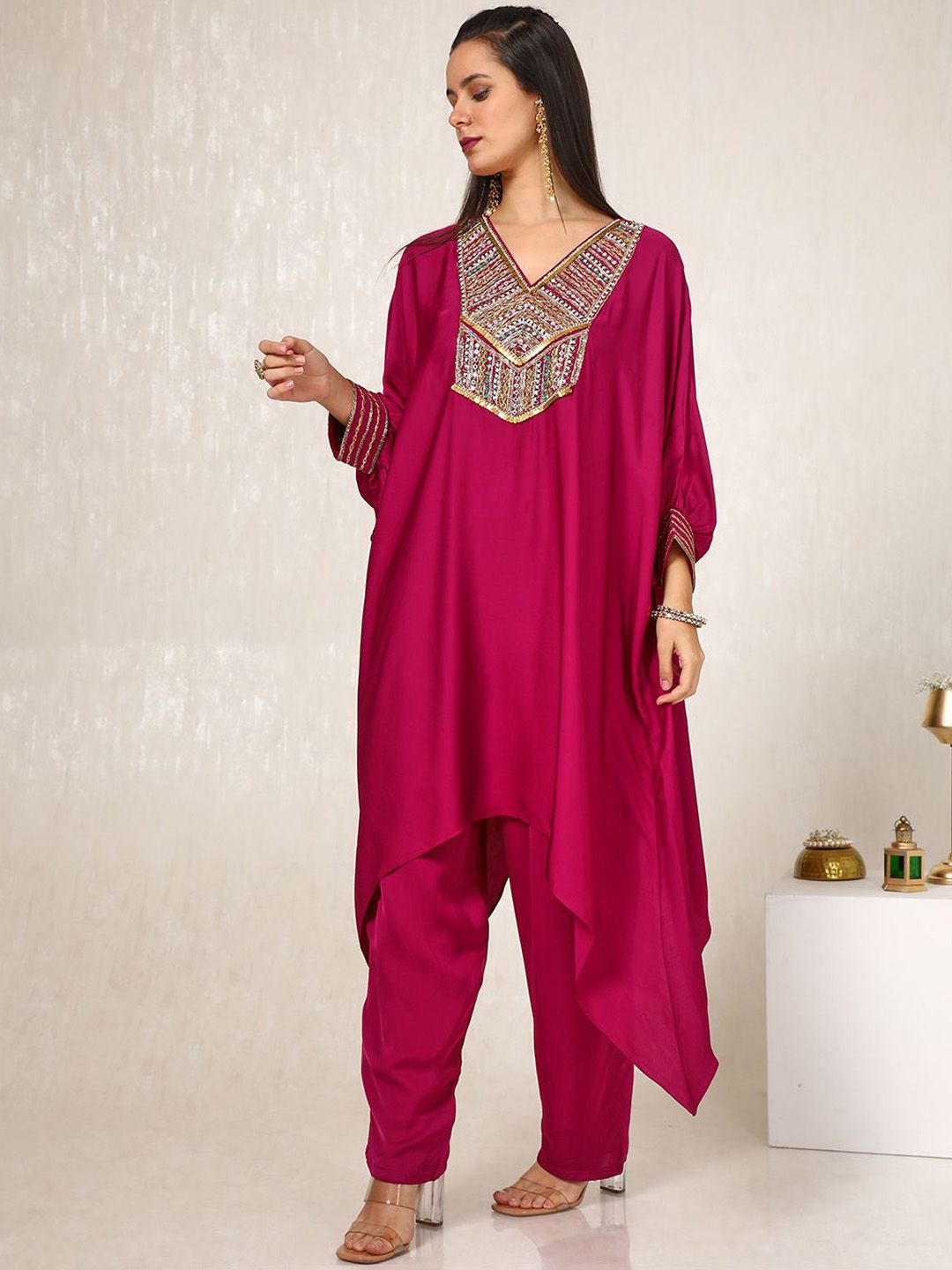 Dhiyona SO Women's V-Neck Three-Quarter Sleeves Mirror Work Kaftan Kurta With Trouser