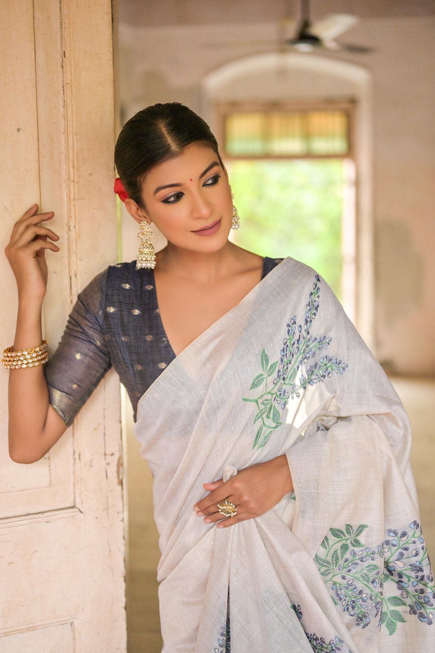 Dhiyona GR Women's Ice White & Navy Muga Cotton Woven Saree