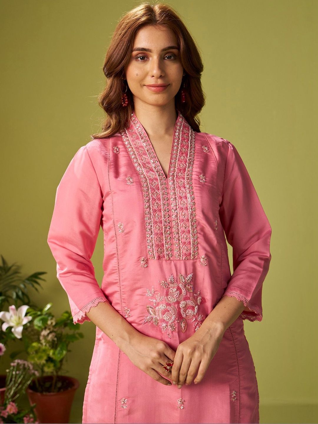Women Floral Embroidered Regular Thread Work Kurta with Trousers & With Dupatta