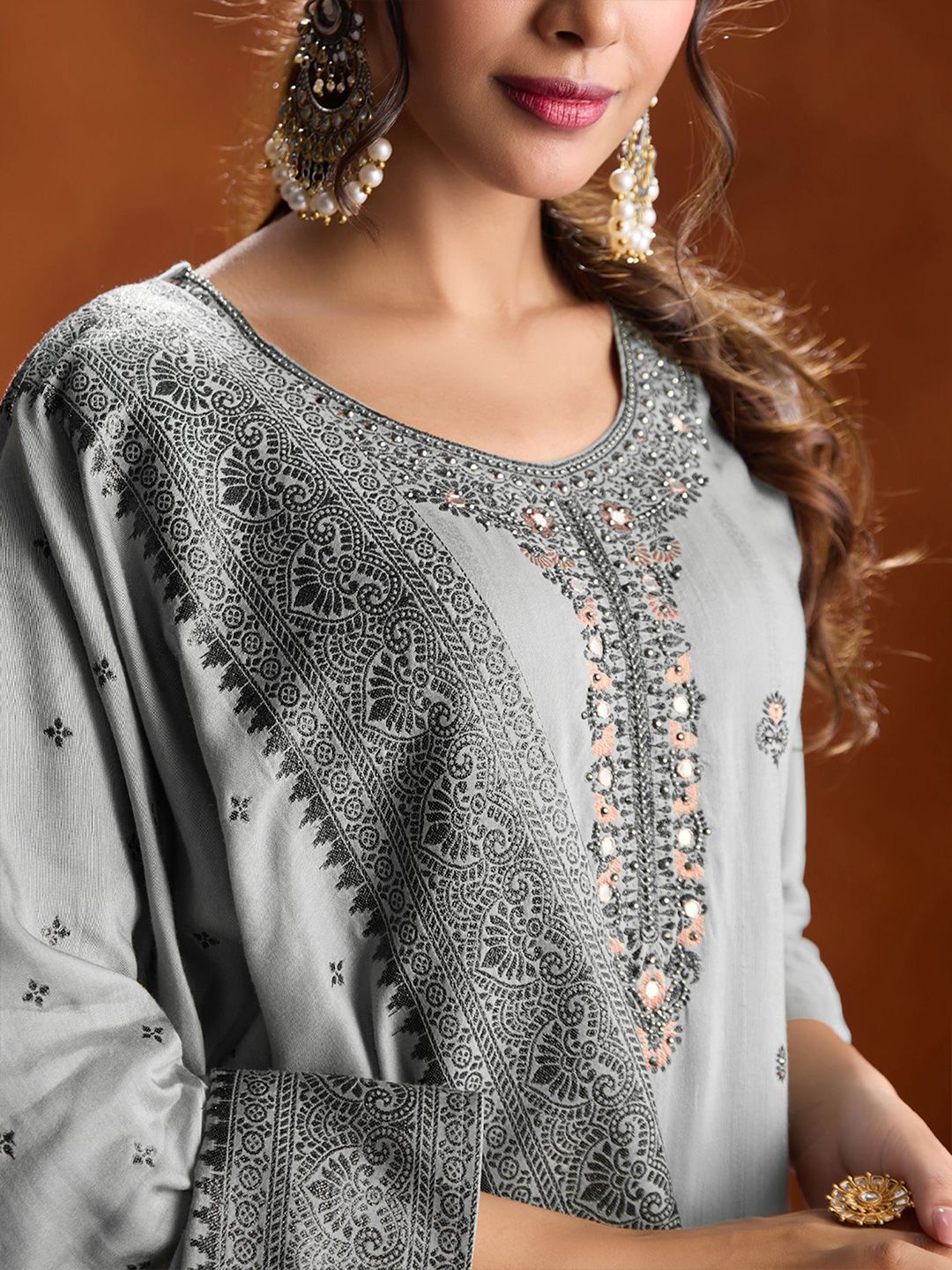 Dhiyona WP Floral Embroidered Beads and Stones Jacquard Kurta with Trousers & Dupatta