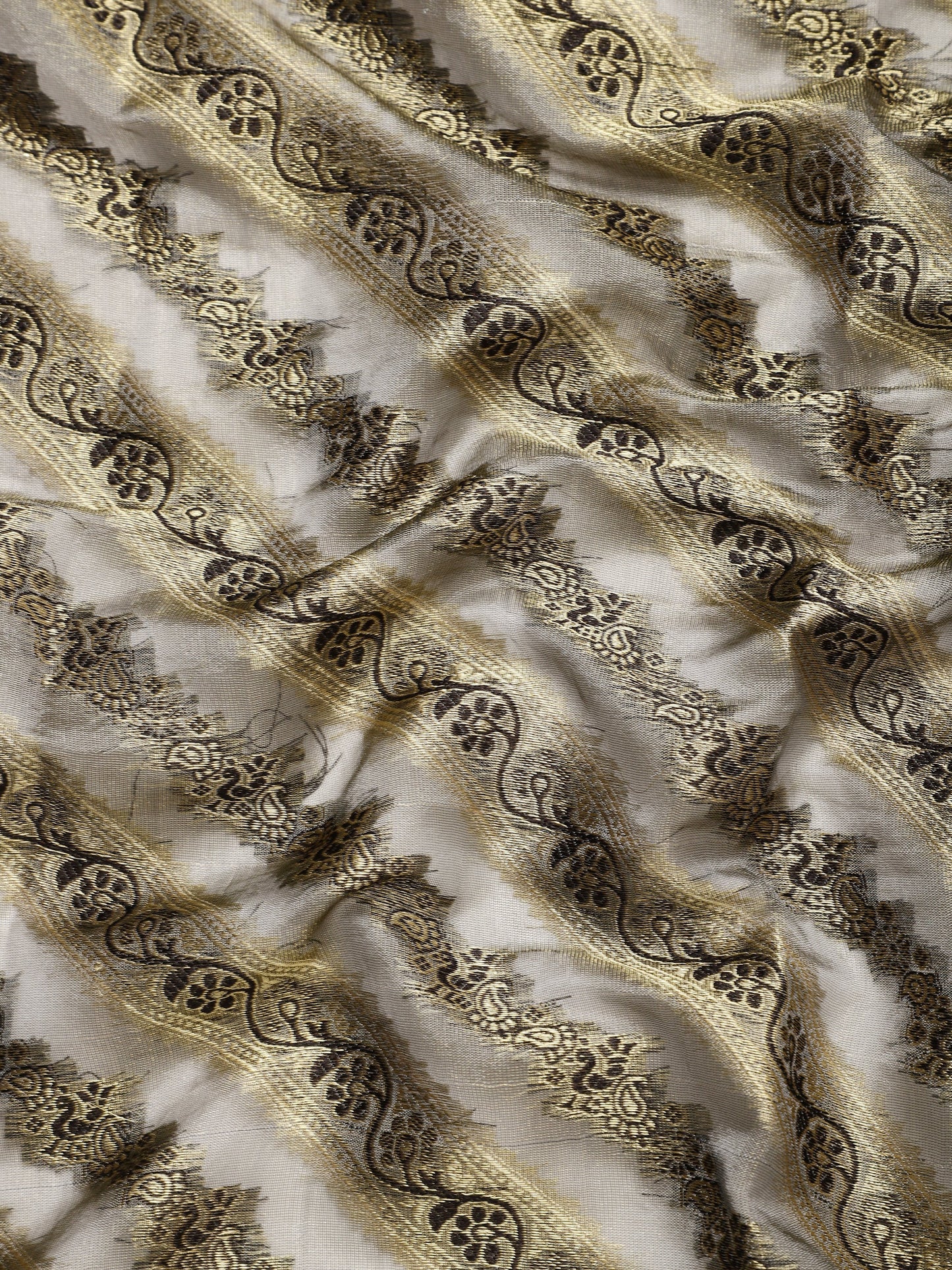 Dhiyona GR Women's Natasha Neutral Grey Organza Saree