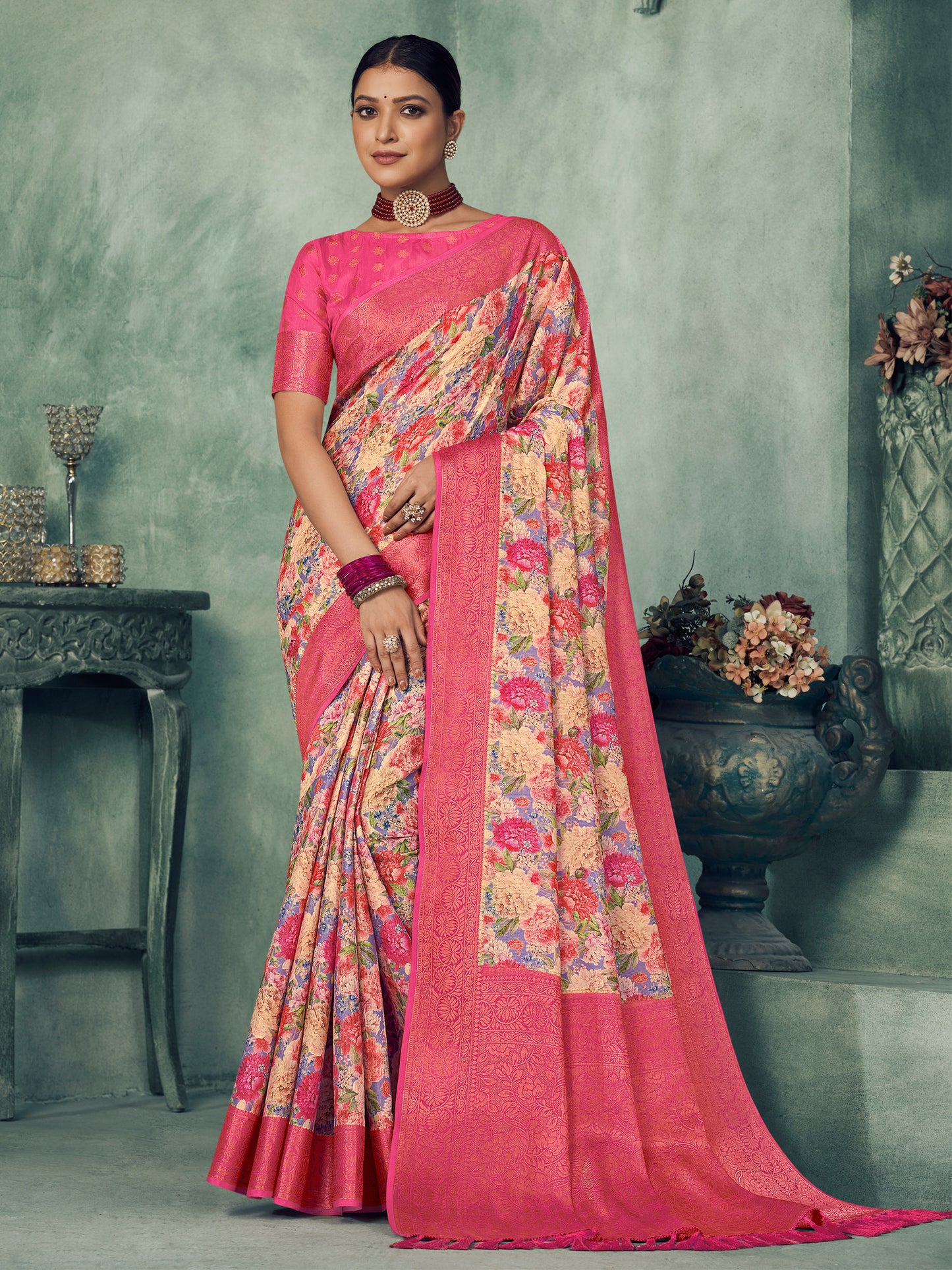 Women's Tussar Silk Cream Digital Print Celebrity Saree With Blouse Piece