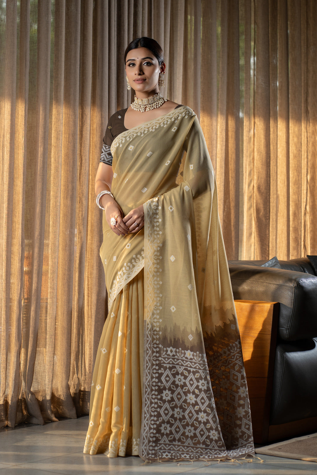 Dhiyona GR Women's Nithya Latte Beige Mulmul Cotton Jamdani Saree