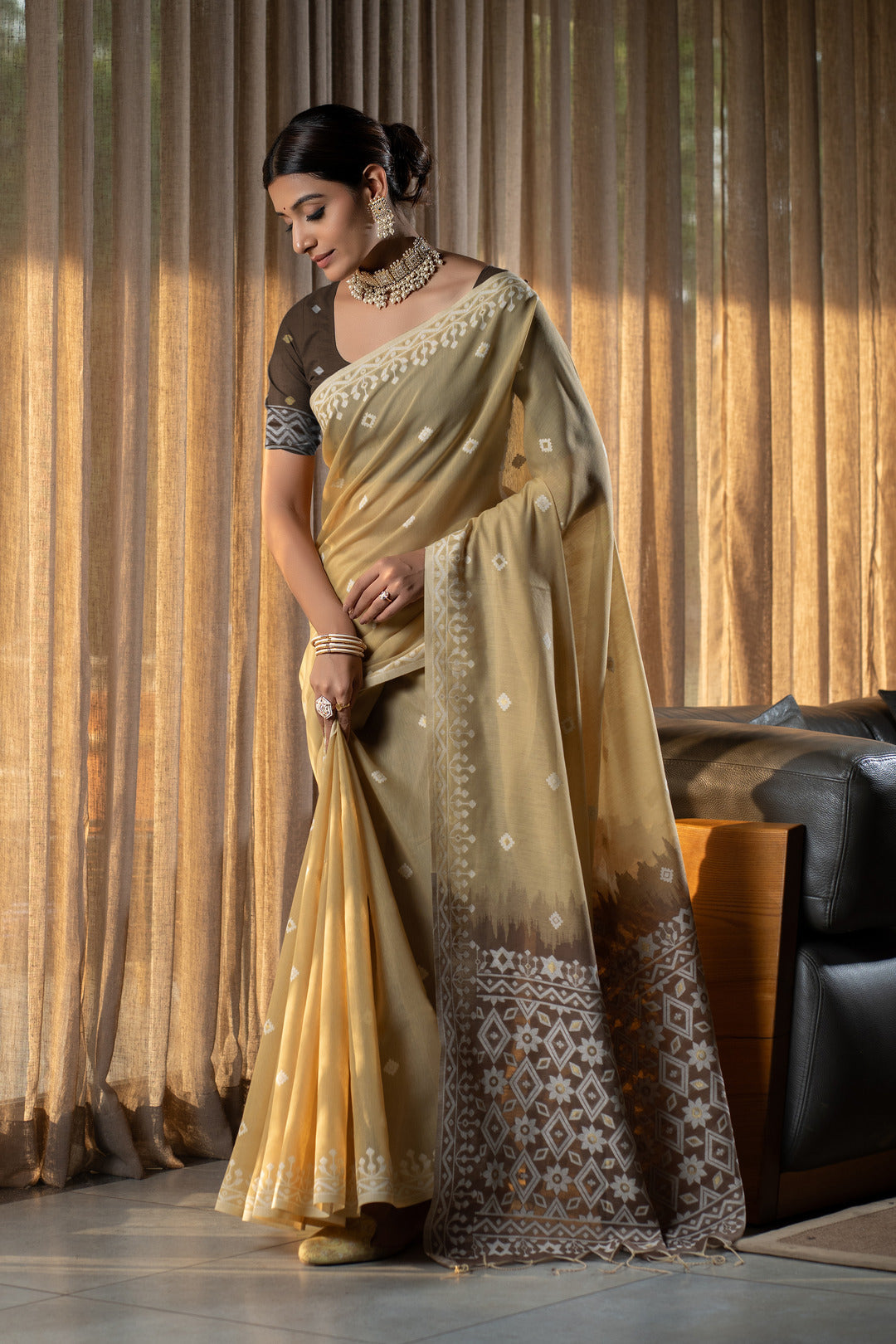 Dhiyona GR Women's Nithya Latte Beige Mulmul Cotton Jamdani Saree