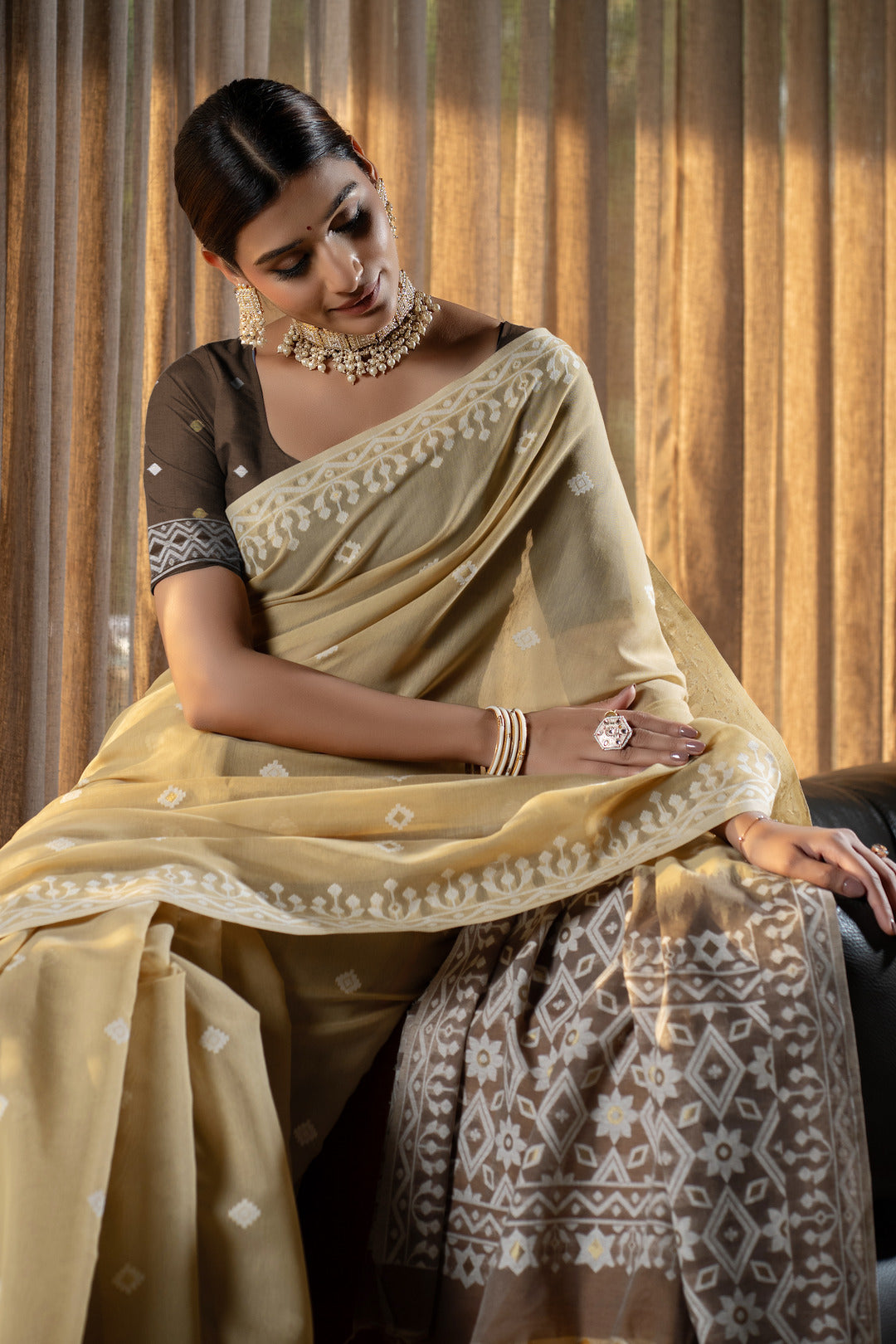 Dhiyona GR Women's Nithya Latte Beige Mulmul Cotton Jamdani Saree