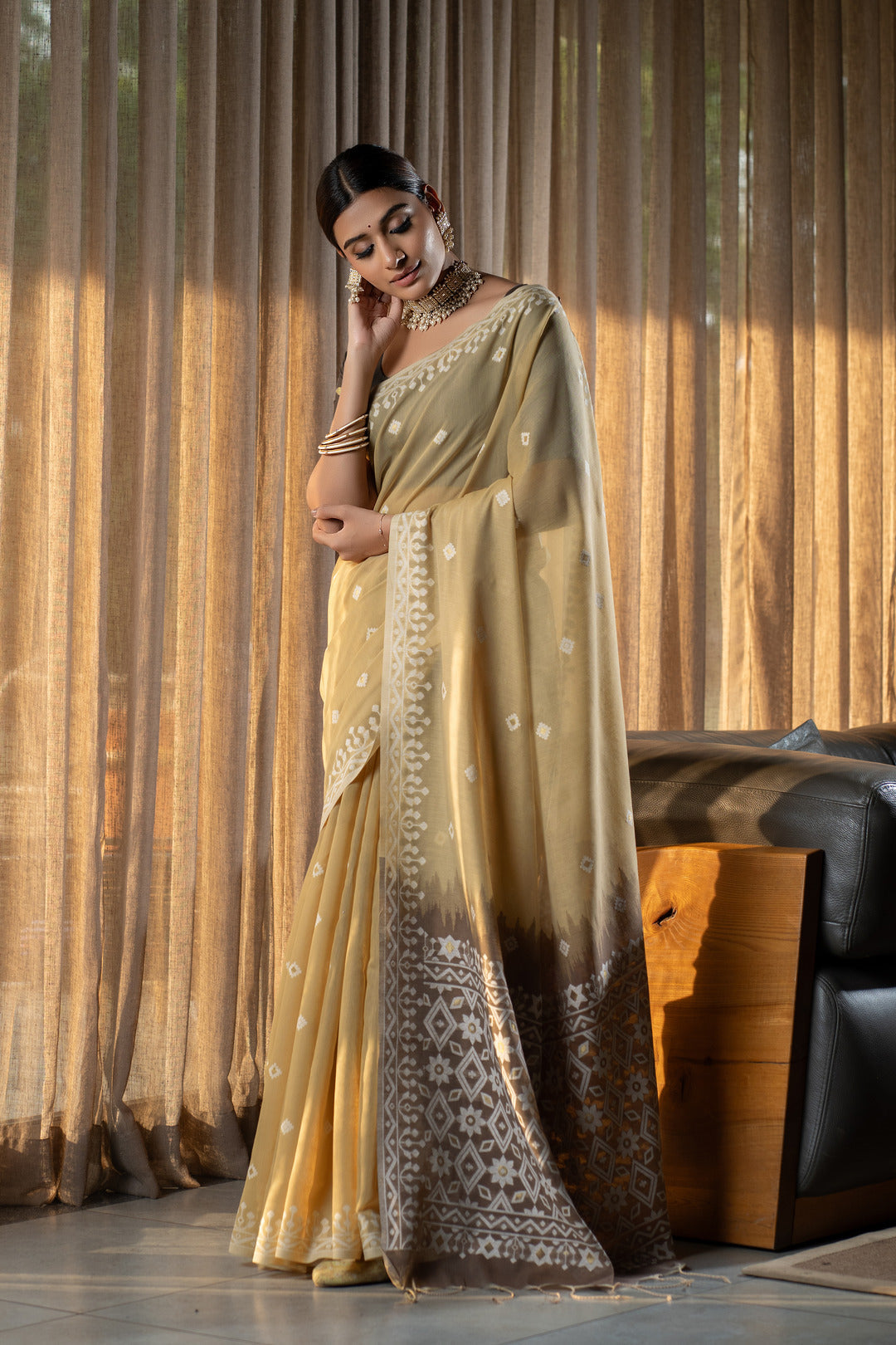 Dhiyona GR Women's Nithya Latte Beige Mulmul Cotton Jamdani Saree