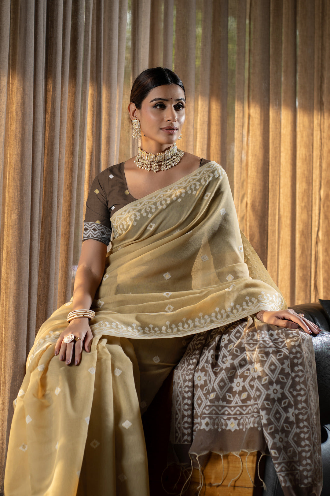 Dhiyona GR Women's Nithya Latte Beige Mulmul Cotton Jamdani Saree