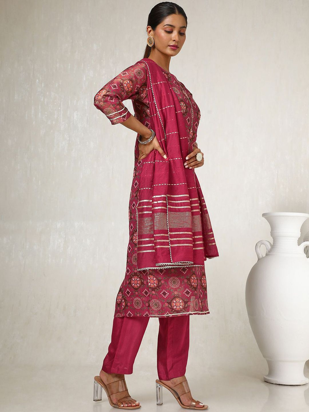 Dhiyona SO Women's Women Floral Printed Regular Gotta Patti Kurta with Trousers & With Dupatta