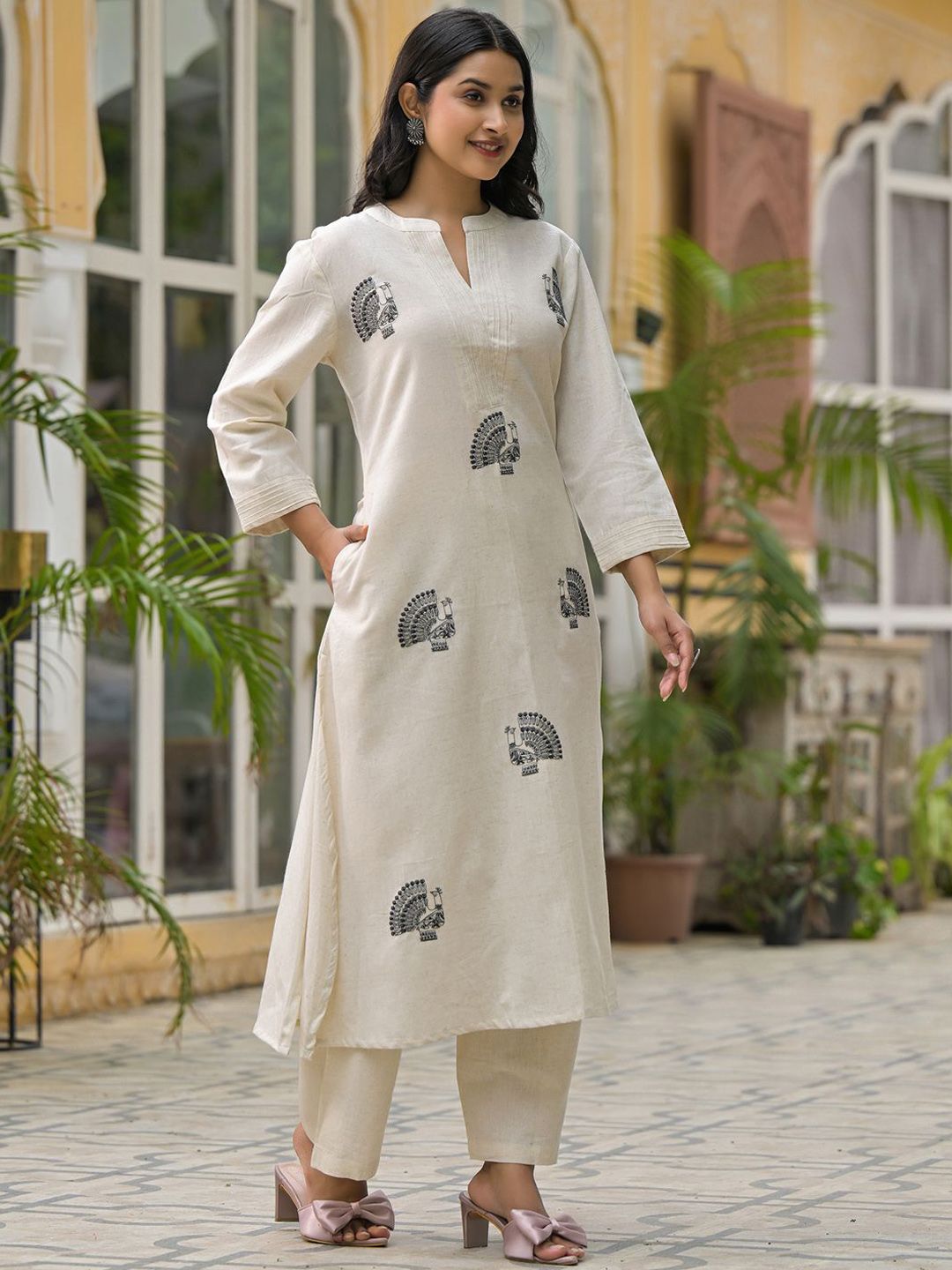 Animal Embroidered Regular Thread Work Pure Cotton Kurta With Palazzos