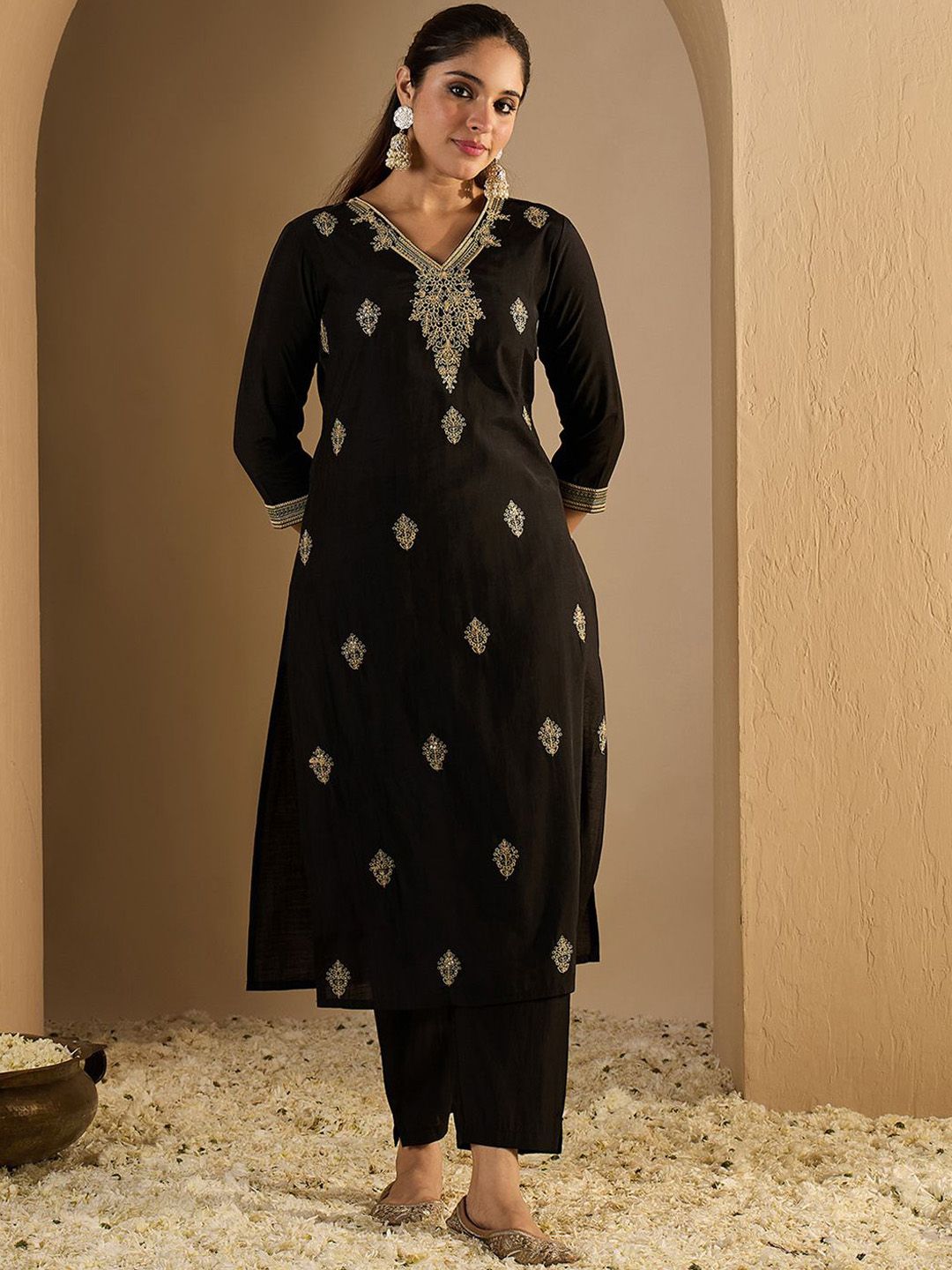 Dhiyona IE Women's Women Ethnic Motifs Embroidered Regular Thread Work Kurta with Trousers