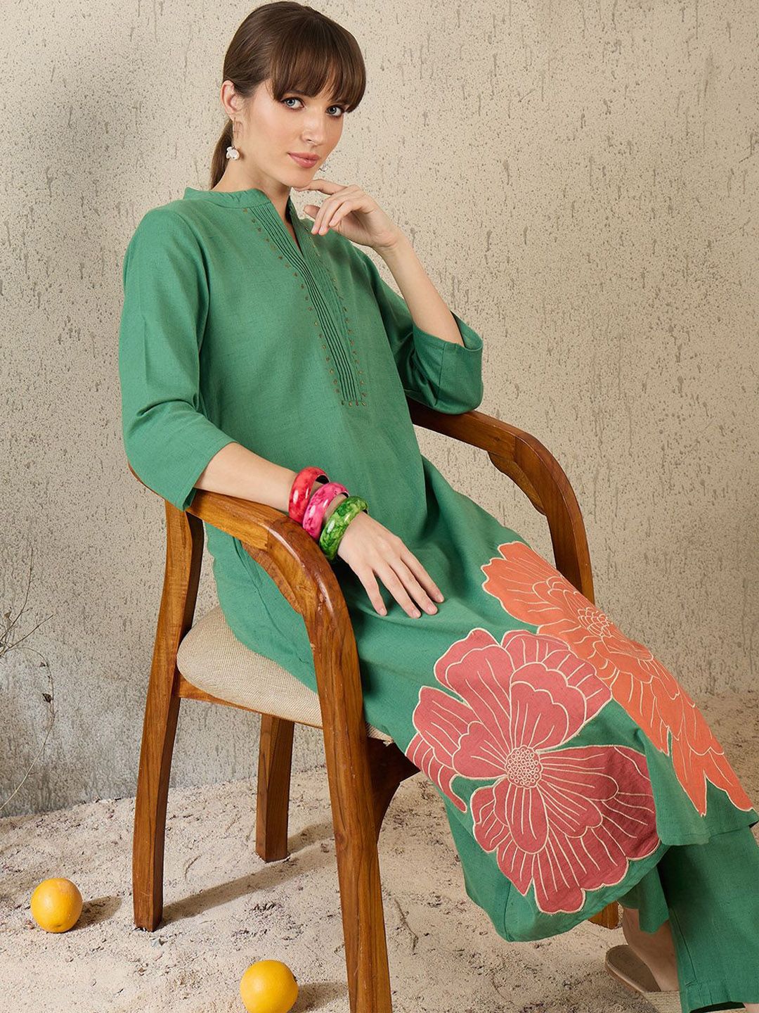 Women Floral Embroidered Regular Thread Work Kurta with Palazzos