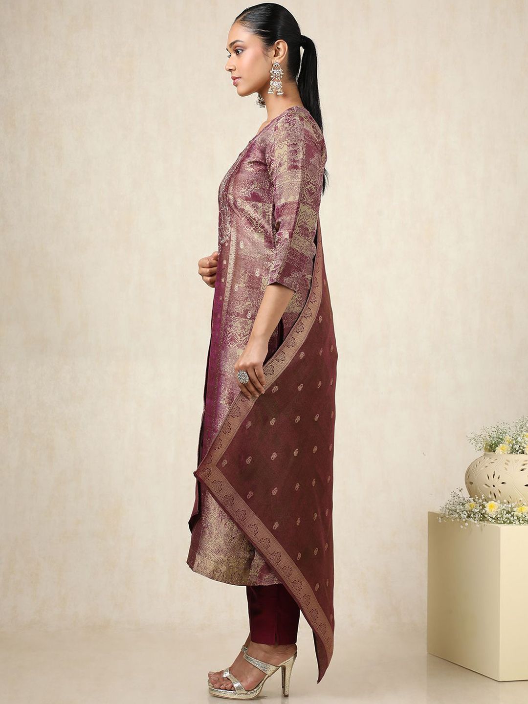 Dhiyona SO Women's Ethnic Motifs Printed Sequinned Straight Kurta With Trousers And Dupatta