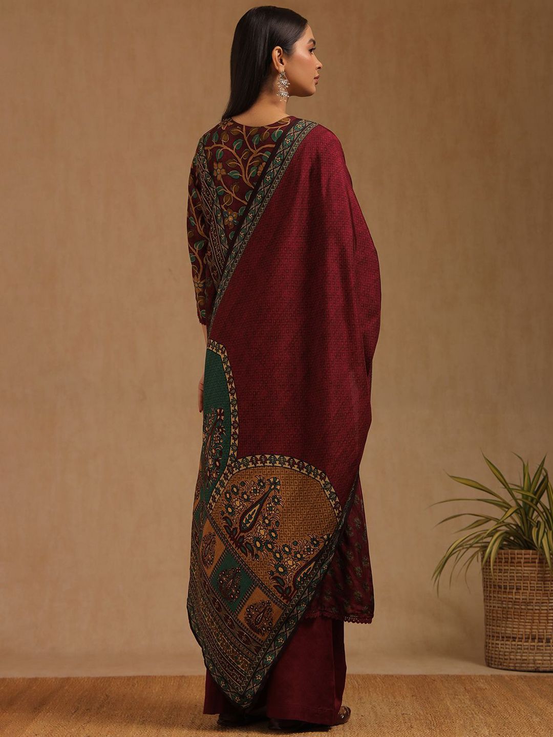 Dhiyona SO Women's Floral Printed V-Neck Thread Work Kurta With Palazzos & Dupatta