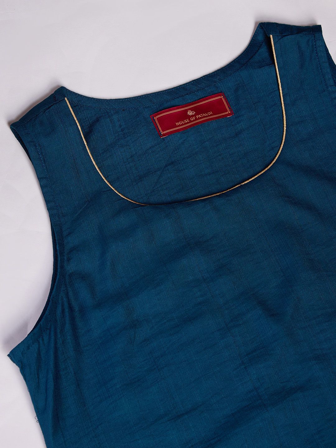 Dhiyona PD Women Zari Work Sleeveless Straight Kurta And Palazzo With Dupatta