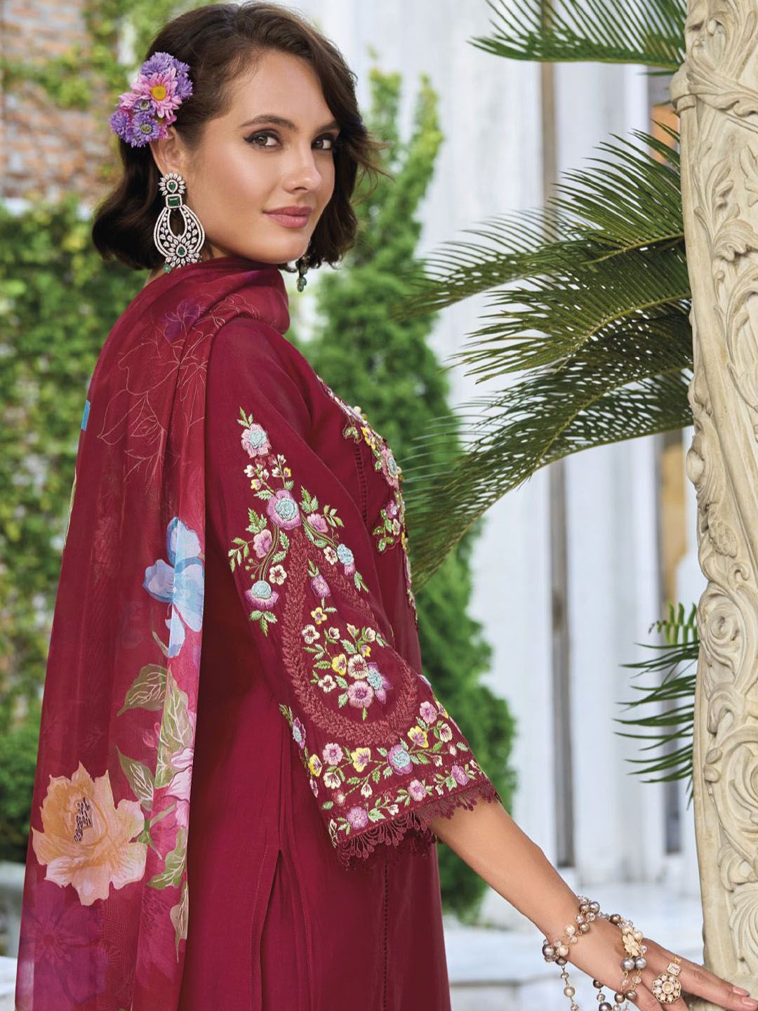 Dhiyona VA Women'sFloral Embroidered Thread Work Pure Cotton Straight Kurta & Trouser & Dupatta
