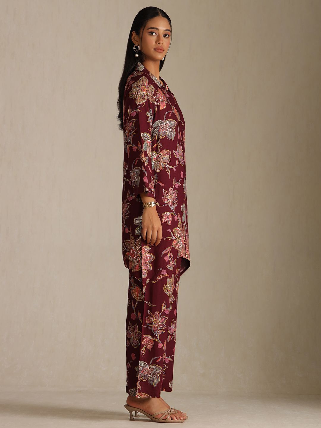 Dhiyona SO Women's Floral Printed Shirt Collar Beads & Stones Kurta With Palazzos