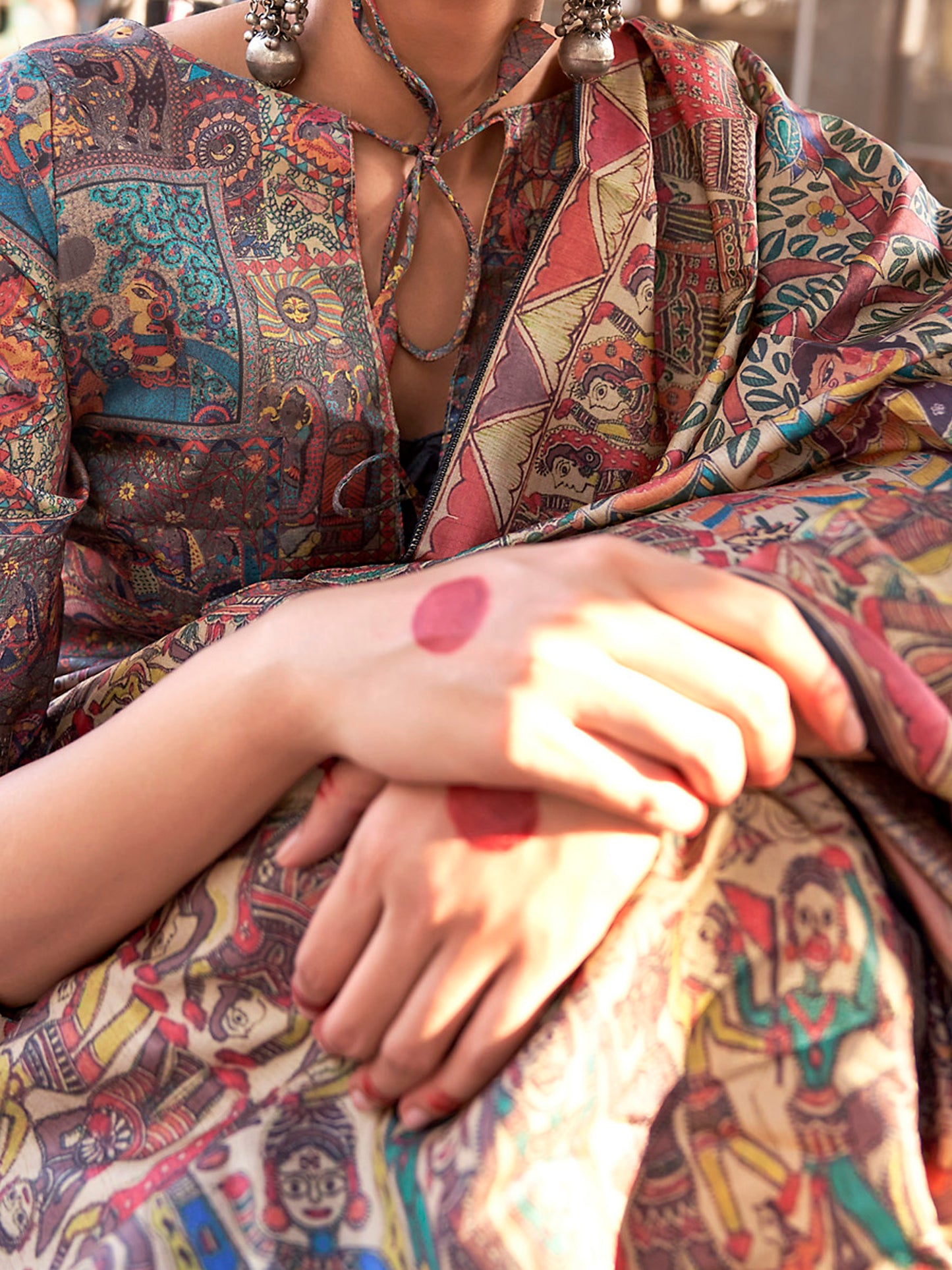 Women's Silk Blend Beige Printed Designer Saree With Blouse Piece