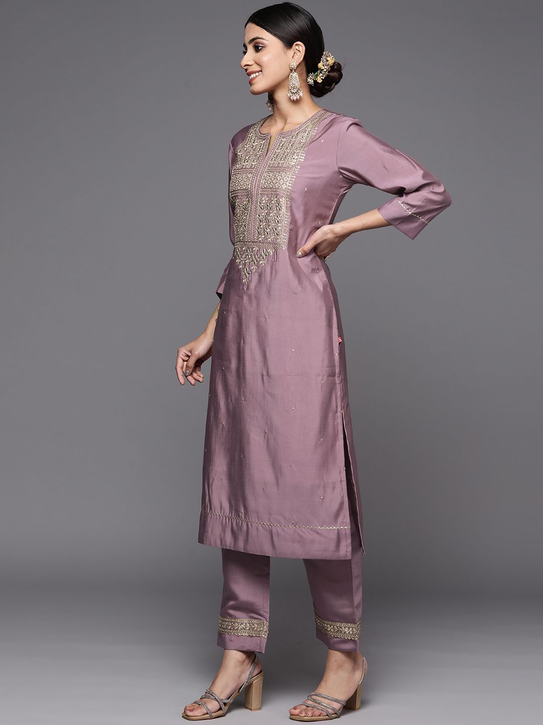 Dhiyona VA Women'sEthnic Motifs Yoke Design Regular Sequinned Kurta with Trousers & With Dupatta