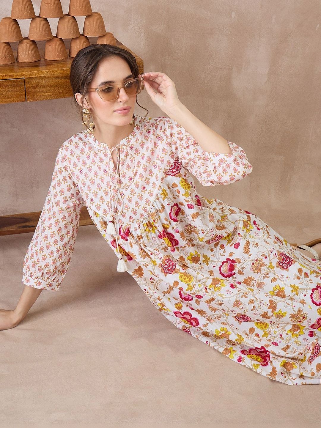 Women Floral Printed Empire Pure Cotton Kurta with Trousers