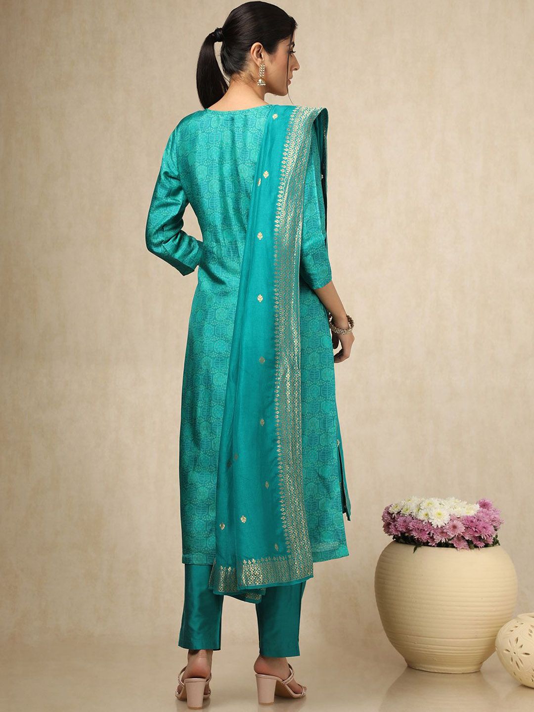 Dhiyona SO Women's Ethnic Motifs Woven Design Zari Work Straight Kurta With Trouser & Dupatta