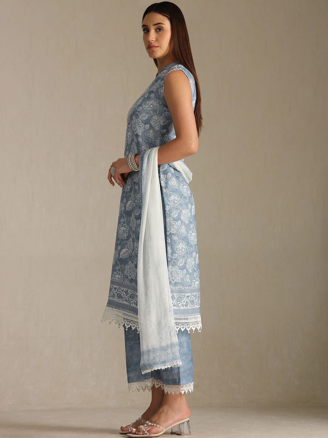 Dhiyona SO Women's Women Floral Printed Linen Kurta with Trousers & Dupatta