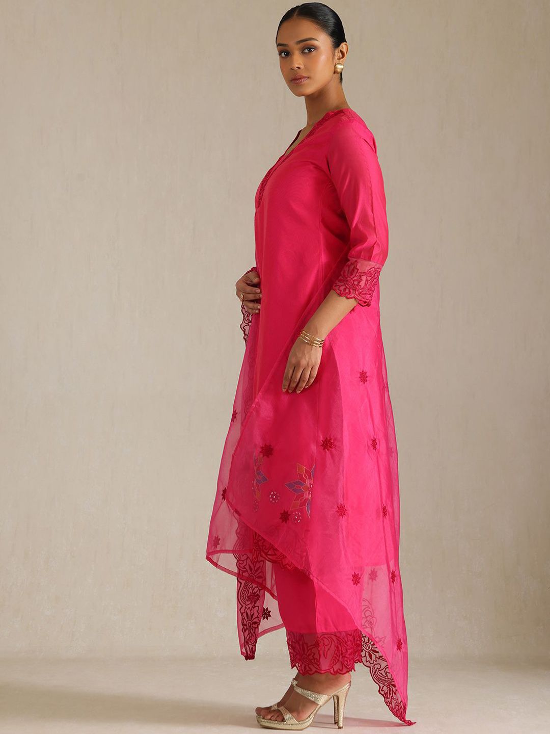 Dhiyona SO Women's Floral Embroidered Thread Work Chanderi Silk Straight Kurta With Palazzos And Dupatta