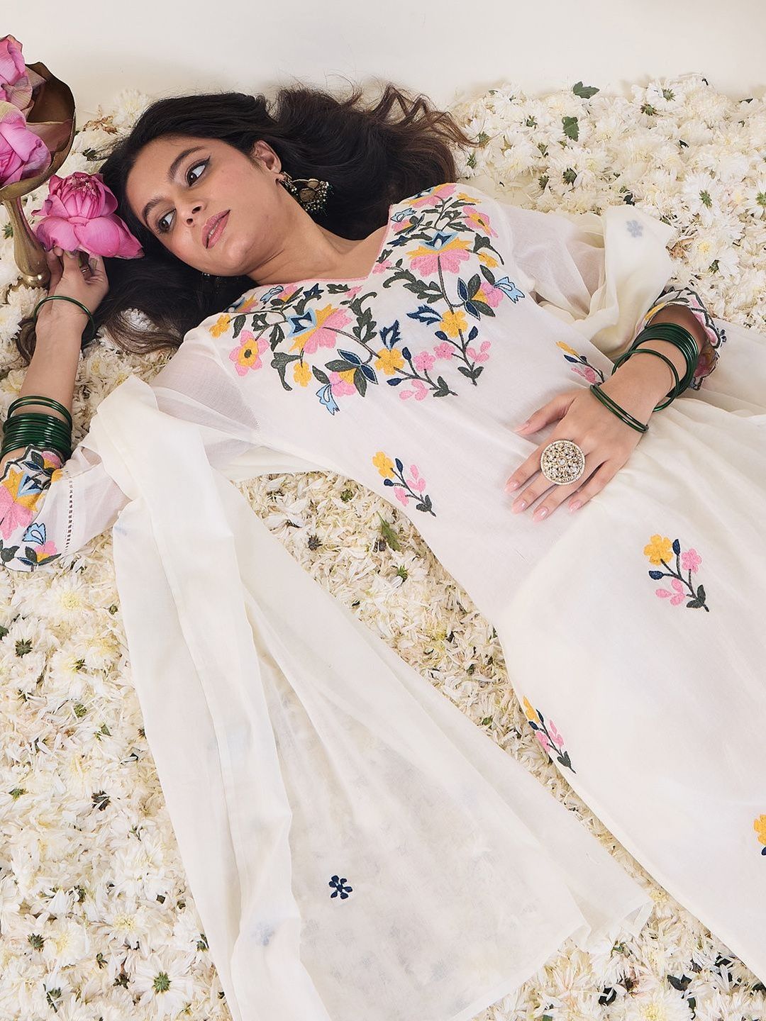 Floral Embroidered Thread Work Pure Cotton Kurta With Trousers & Dupatta