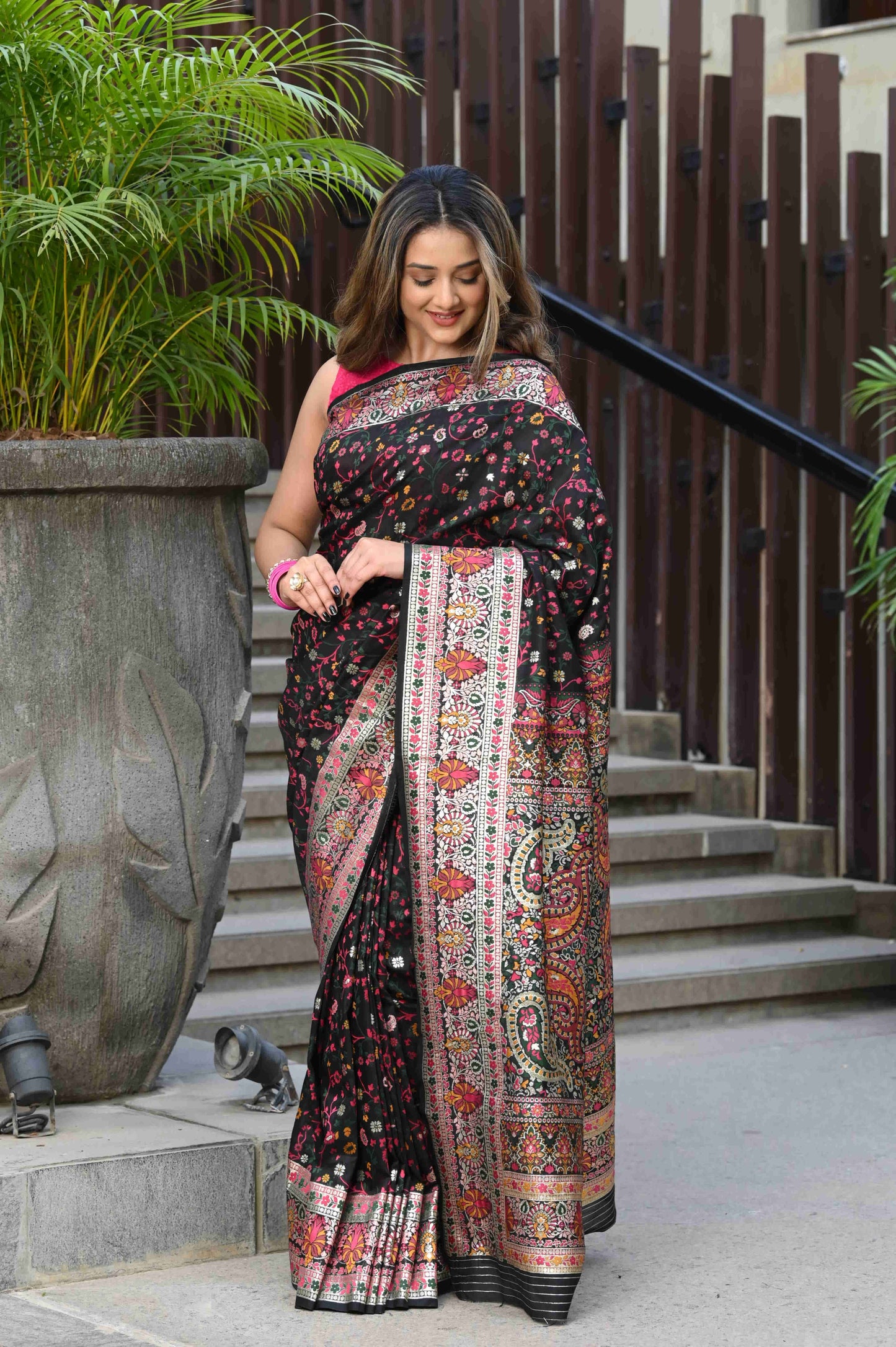 Dhiyona GR Women's Raaga Black Jamewar Kashmiri Soft Modal Silk Saree
