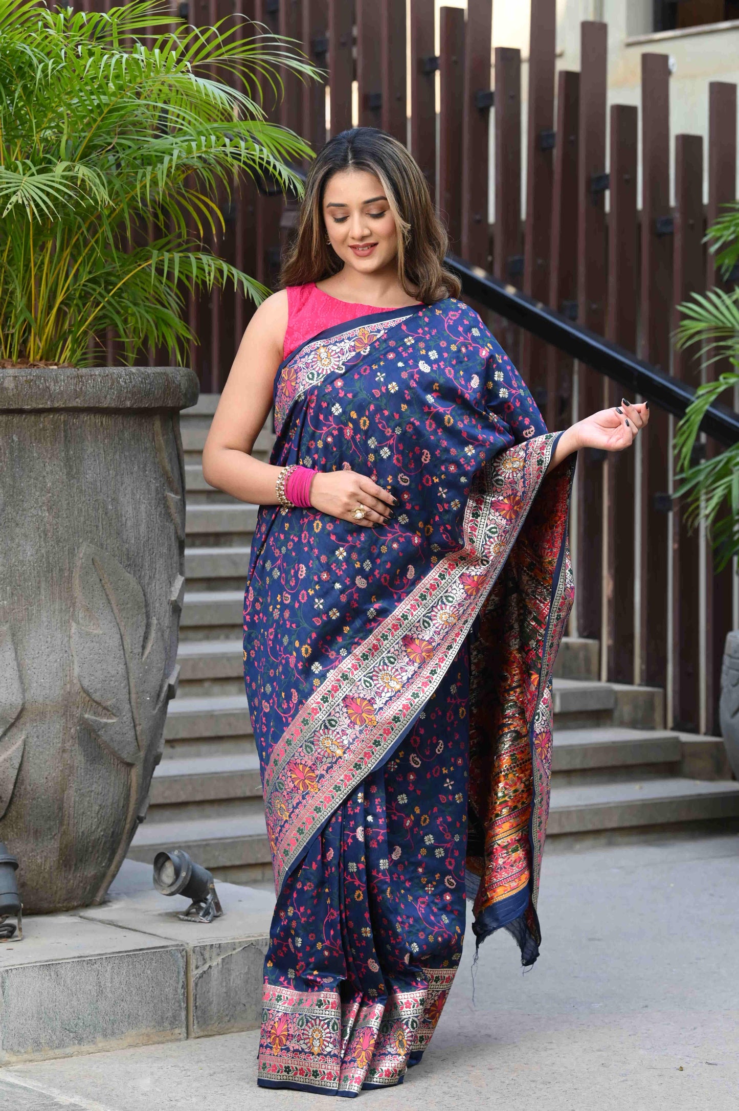 Dhiyona GR Women's Raaga Navy Blue Jamewar Kashmiri Soft Modal Silk Saree