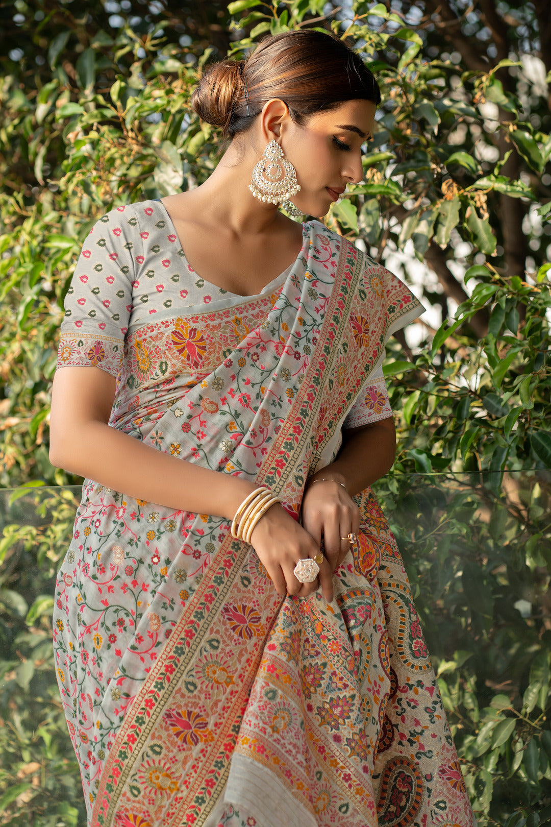 Dhiyona GR Women's Raaga Off-White Jamewar Kashmiri Soft Modal Silk Saree