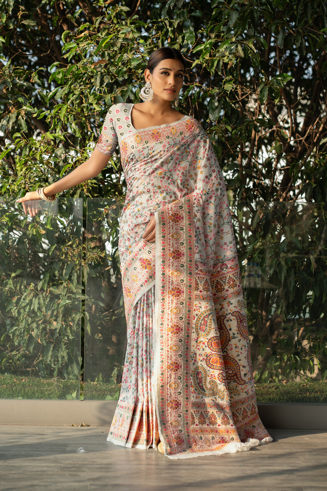 Dhiyona GR Women's Raaga Off-White Jamewar Kashmiri Soft Modal Silk Saree