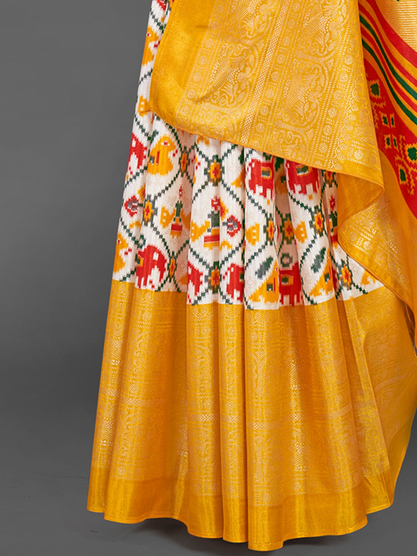 Women's Dola Silk White Printed Designer Saree With Blouse Piece