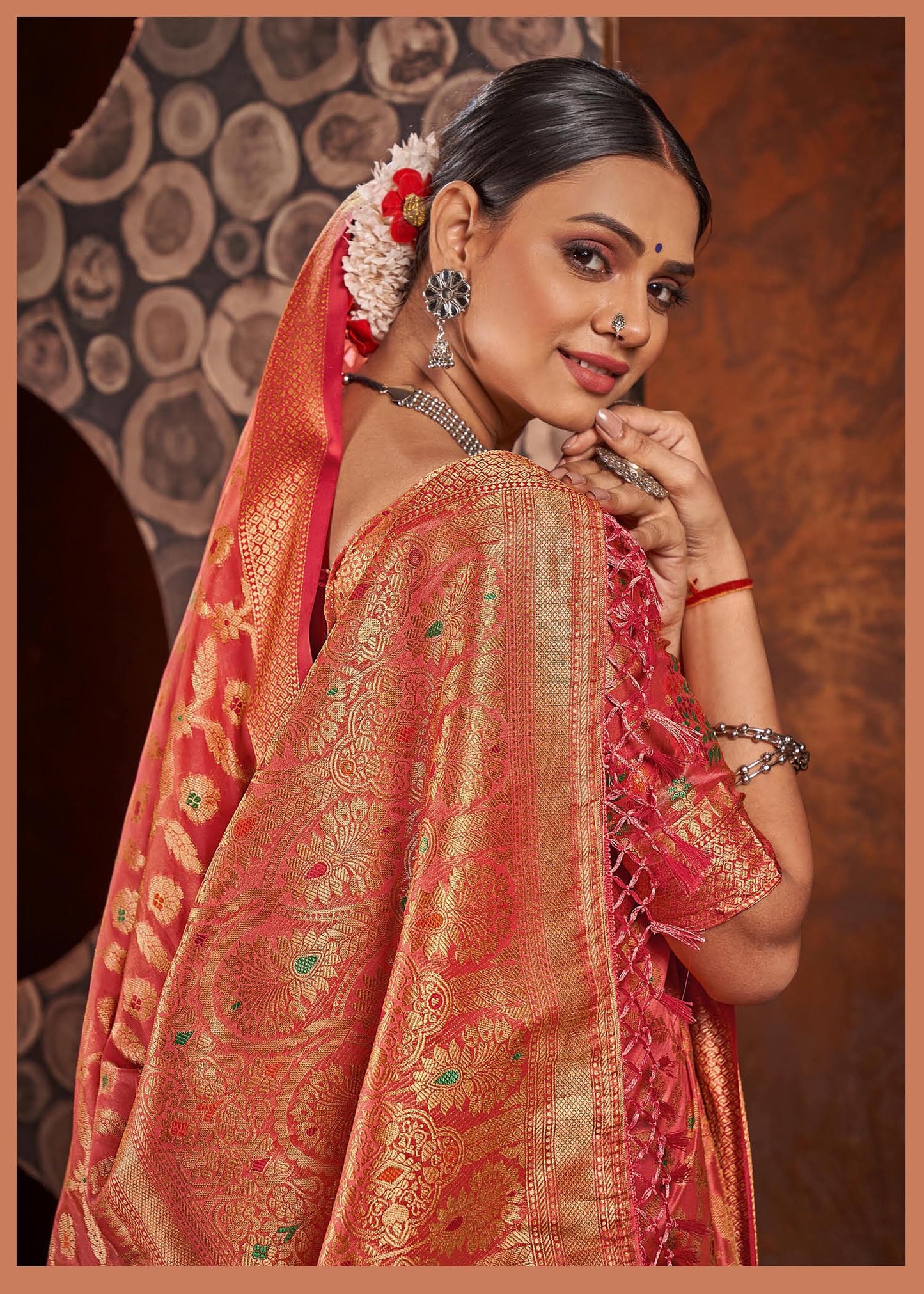 Dhiyona GR Women's Rashmika Tart Red Zari Woven Design Banarasi Organza Saree