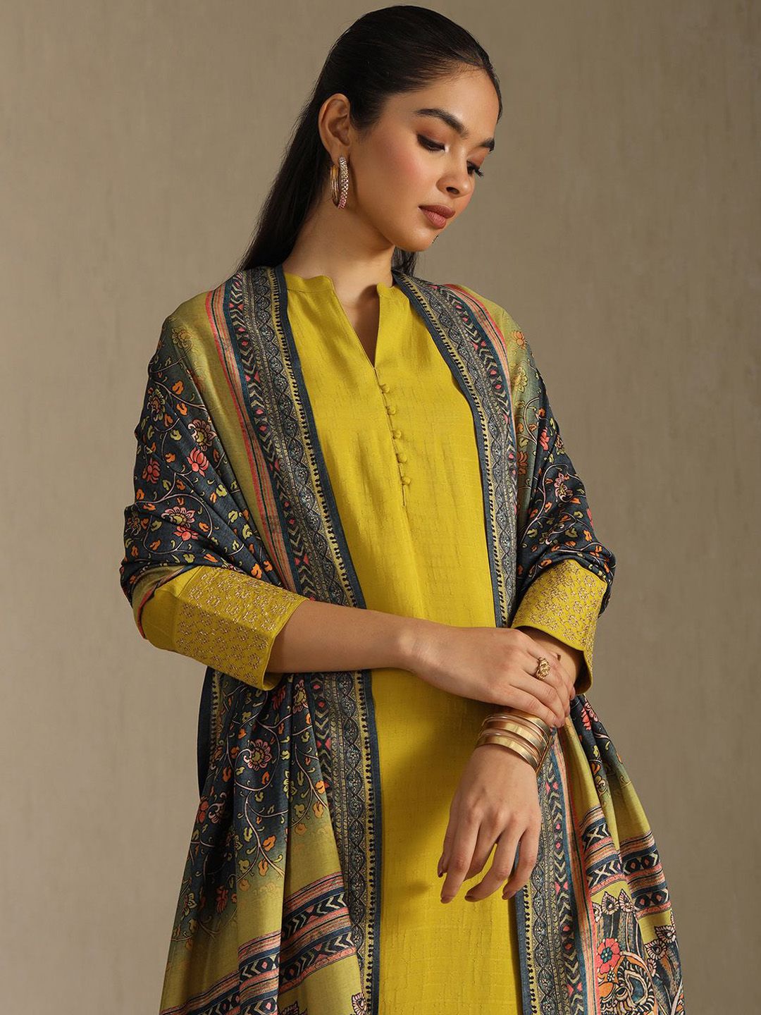 Dhiyona SO Women's Mandarin Collar Straight Kurta With Trousers & Dupatta