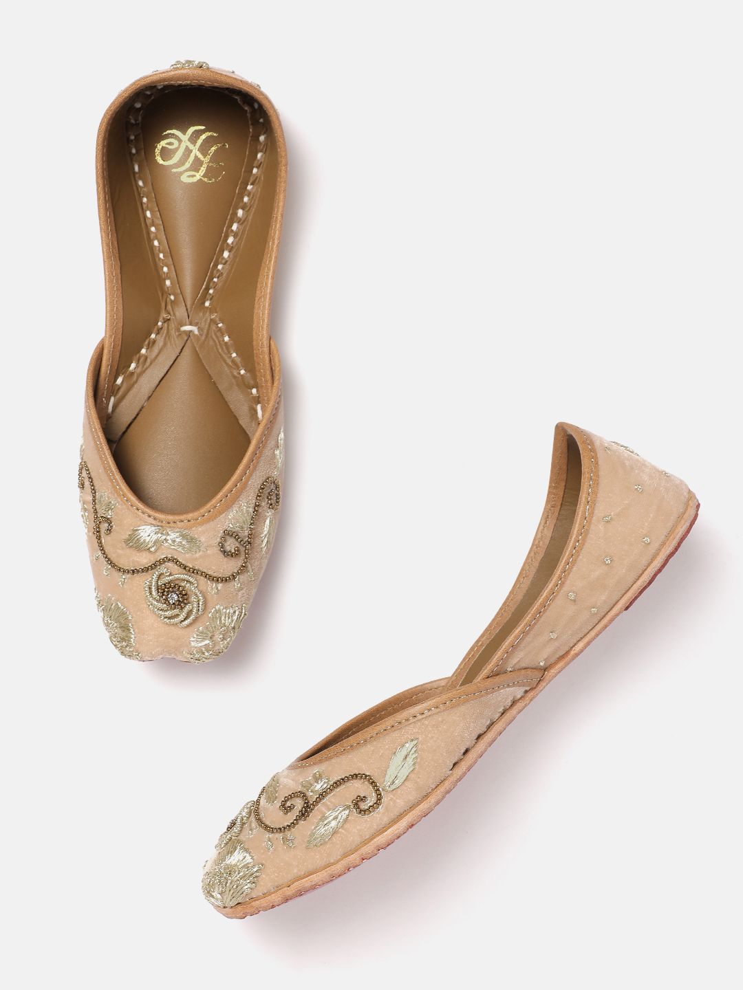 Dhiyona HOP Women Ethnic Embellished Mojaris