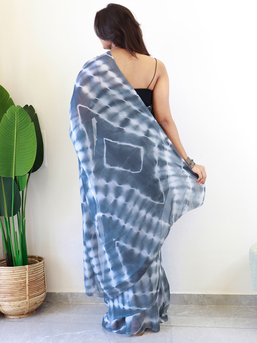 Women's Georgette Grey Printed Ready to Wear With Blouse Piece