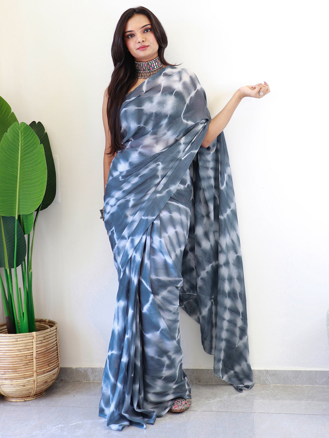 Women's Georgette Grey Printed Ready to Wear With Blouse Piece
