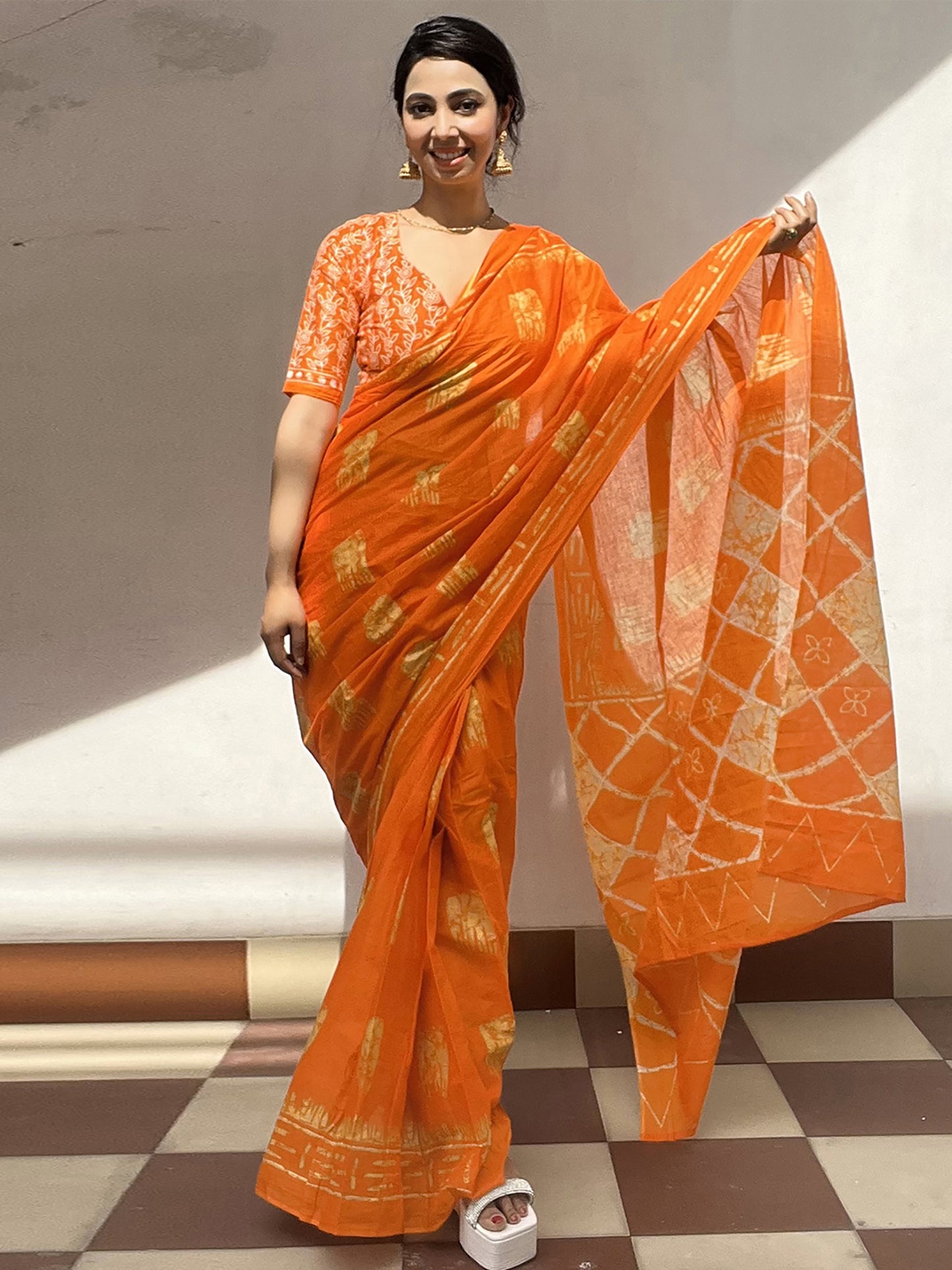 Women's Cotton Orange Printed Designer Saree With Blouse Piece