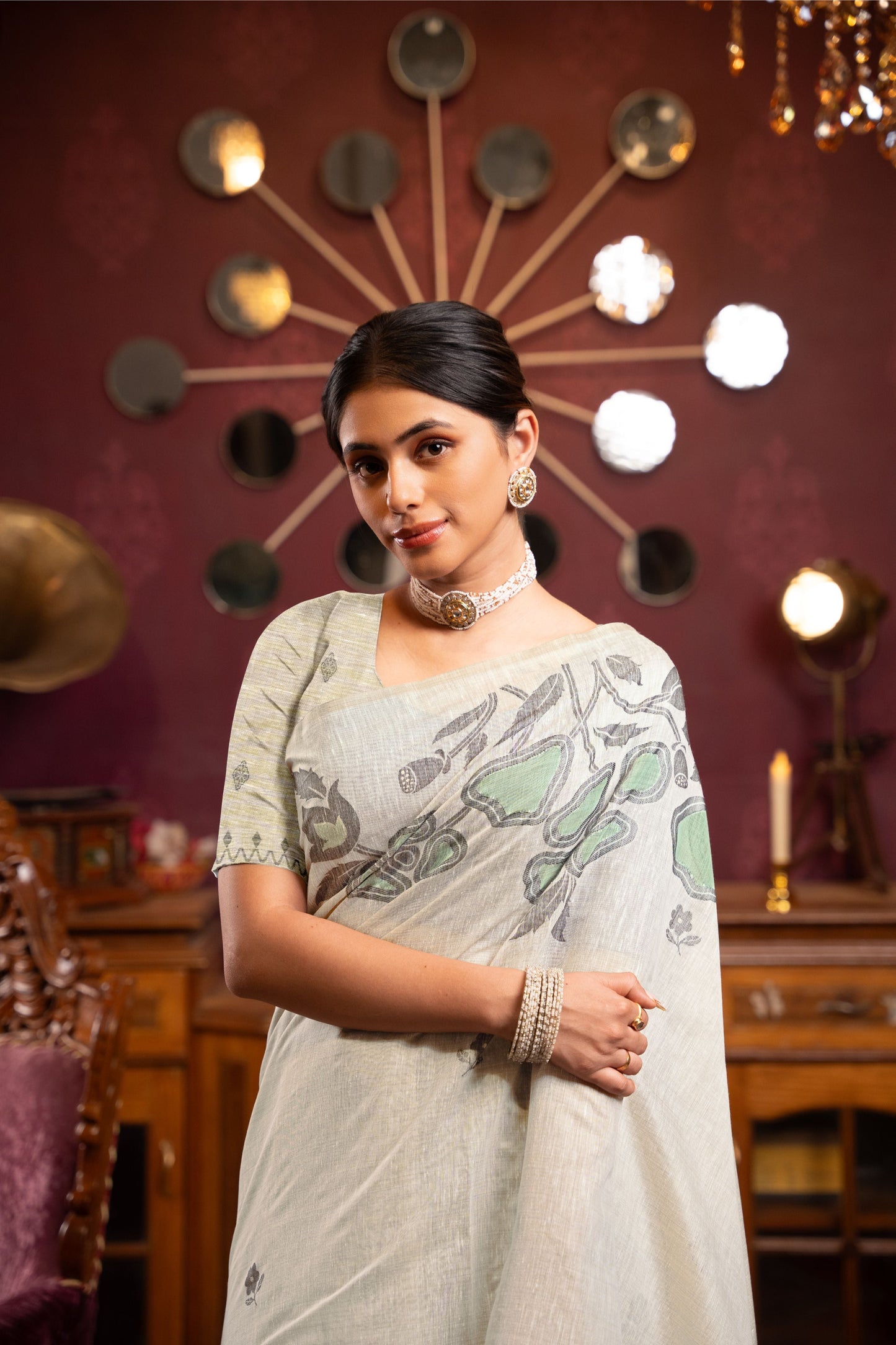 Dhiyona GR Women's Ruby Beige & Sea Green Mul Cotton Woven Saree