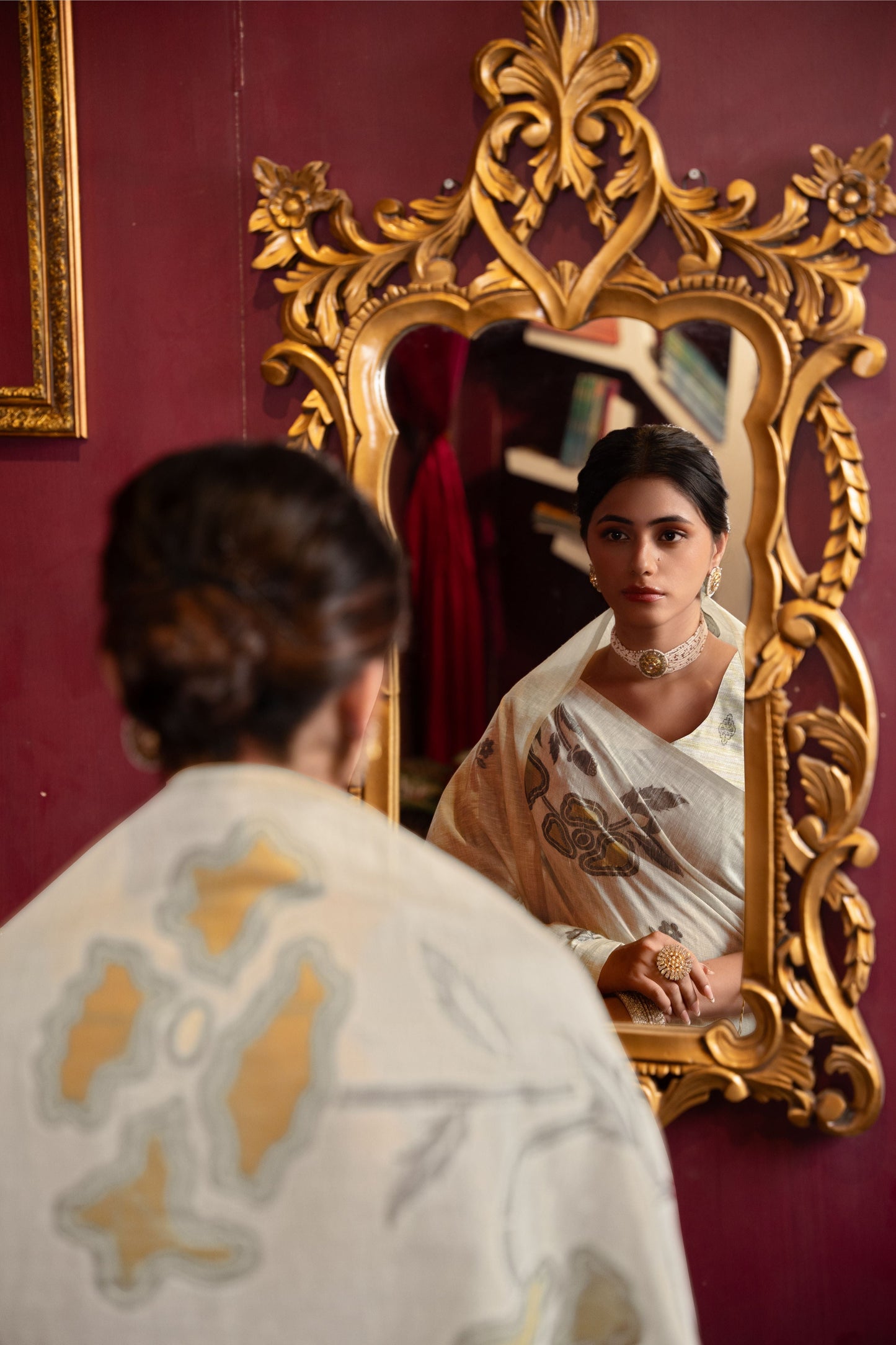 Dhiyona GR Women's Ruby Beige & Yellow Mul Cotton Woven Saree