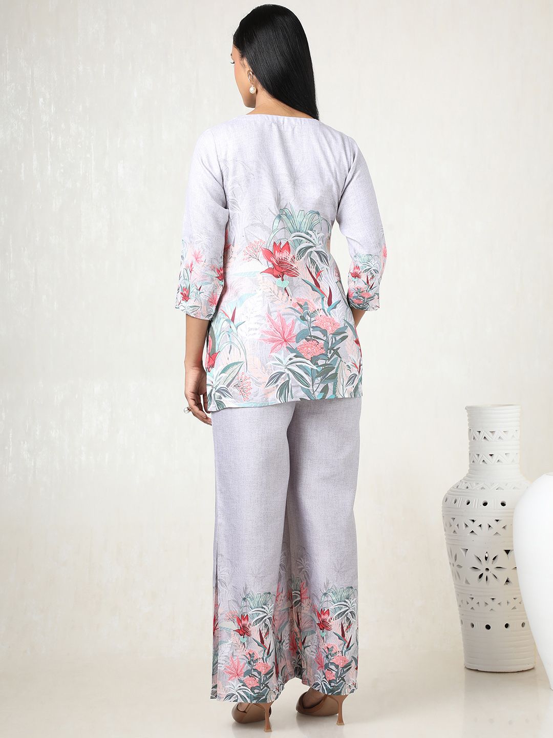 Dhiyona SO Women's Women Floral Printed Regular Linen Kurta with Palazzos