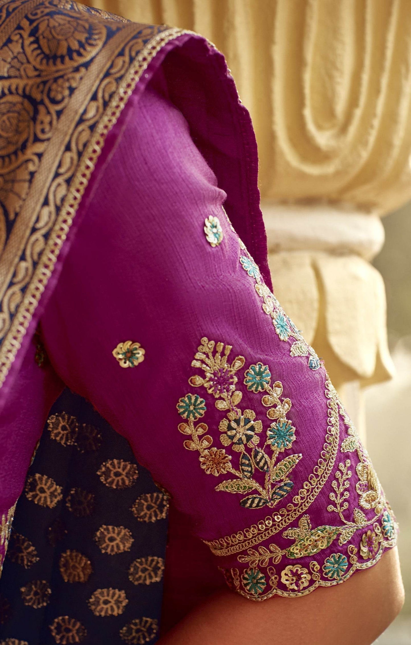 Dhiyona KM Women Royal Blue Banarasi Silk Saree With Zari Weaving