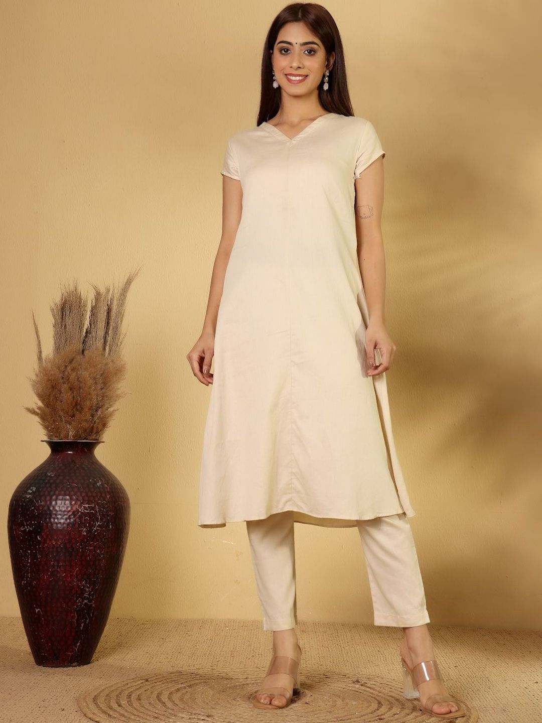 Dhiyona PD Women Floral Thread Embroidered Kaftan With Trousers