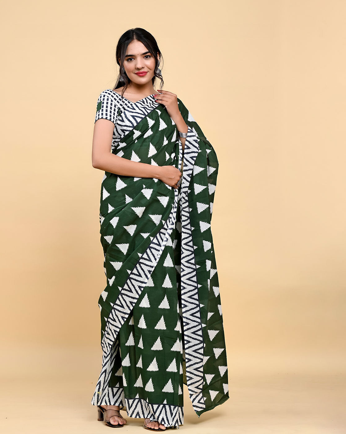 Dhiyona RV Women's Linen Blend Floral Printed Exclusive Saree With Blouse ( KVD1503 )